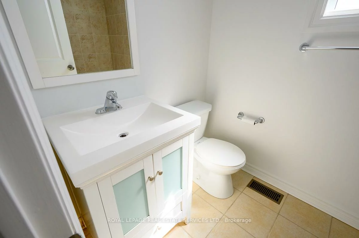 2030, Glenada, 1018 - WC Wedgewood Creek, Oakville