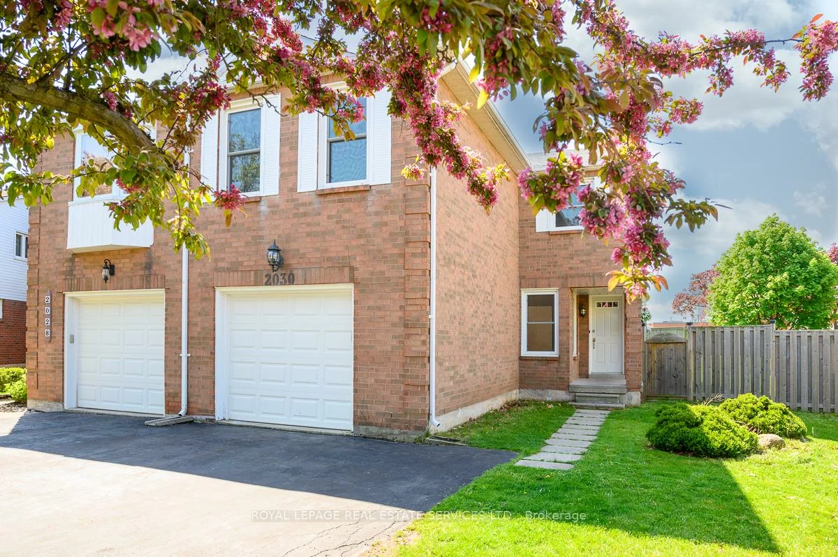 2030, Glenada, 1018 - WC Wedgewood Creek, Oakville