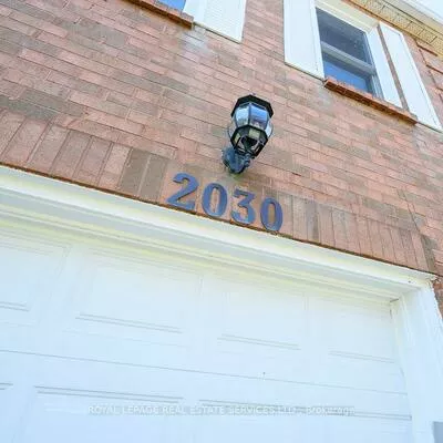 2030, Glenada, 1018 - WC Wedgewood Creek, Oakville