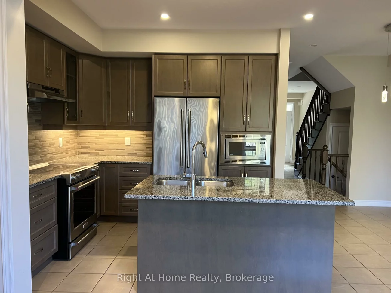 3277, Mockingbird, 1010 - JM Joshua Meadows, Oakville