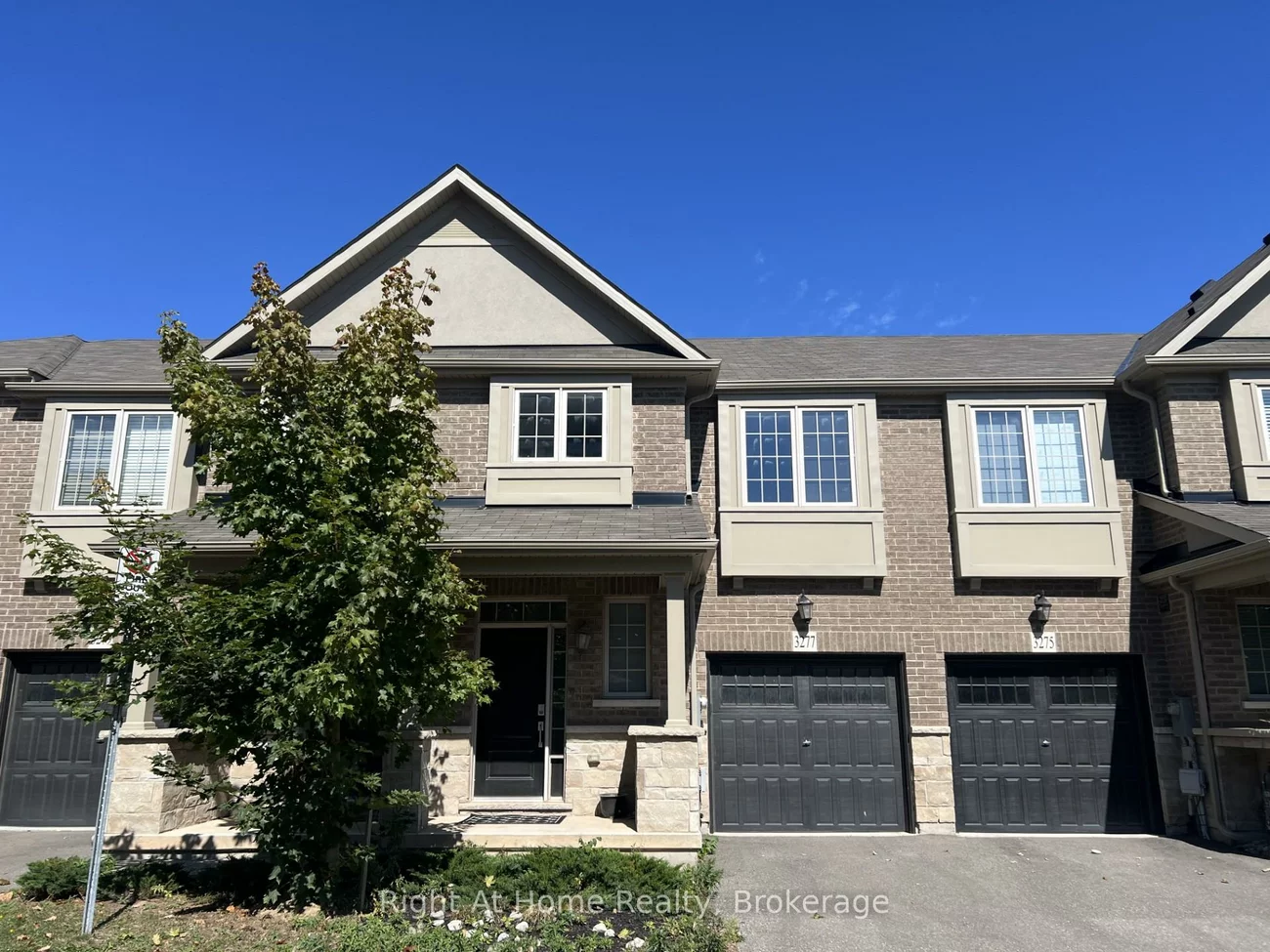 3277, Mockingbird, 1010 - JM Joshua Meadows, Oakville
