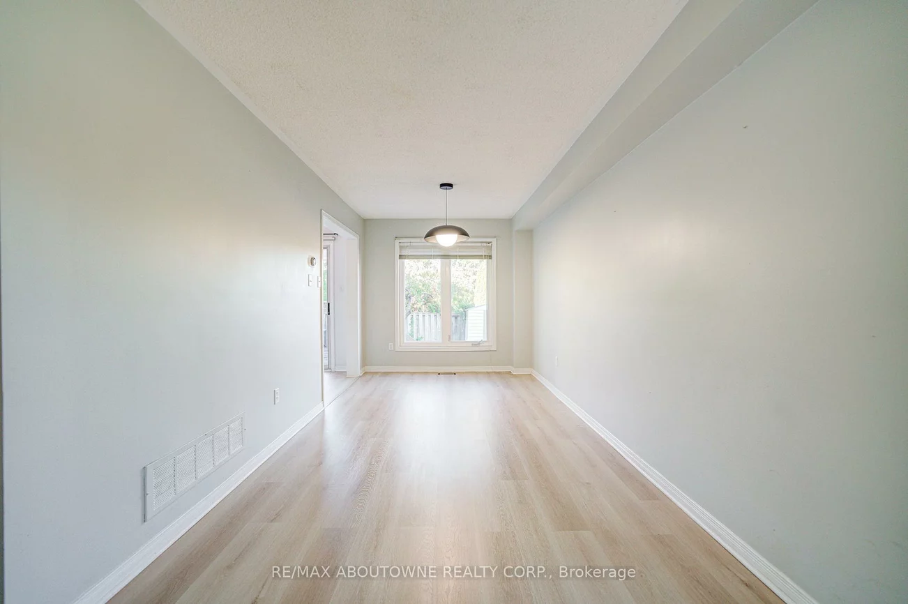 2211, Dale Ridge, 1022 - WT West Oak Trails, Oakville