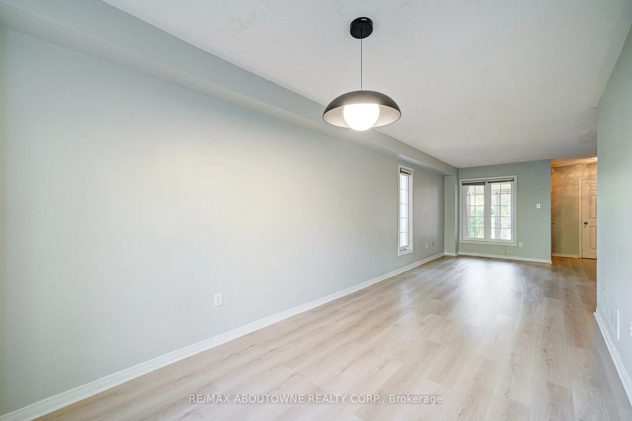 2211, Dale Ridge, 1022 - WT West Oak Trails, Oakville