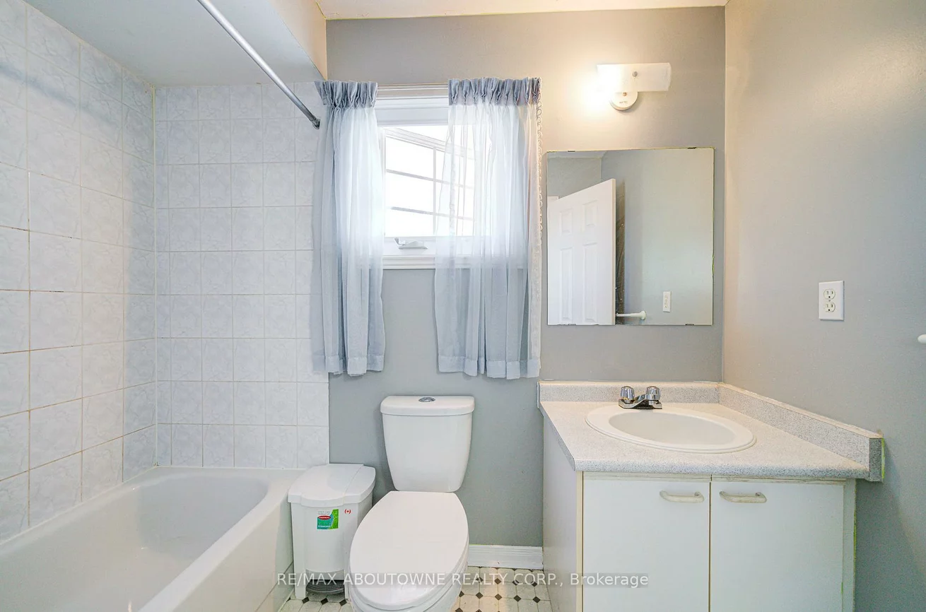 2211, Dale Ridge, 1022 - WT West Oak Trails, Oakville