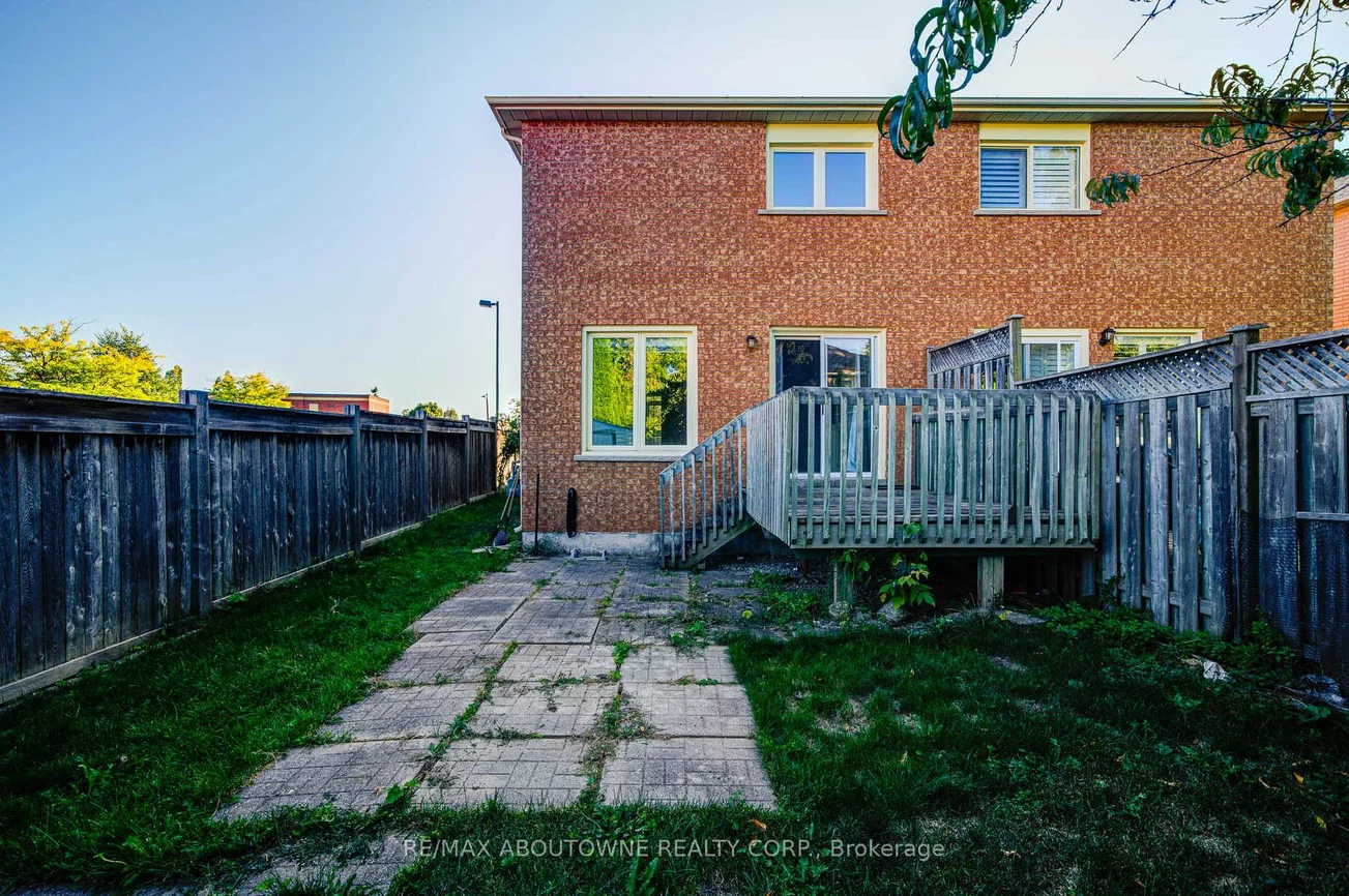 2211, Dale Ridge, 1022 - WT West Oak Trails, Oakville