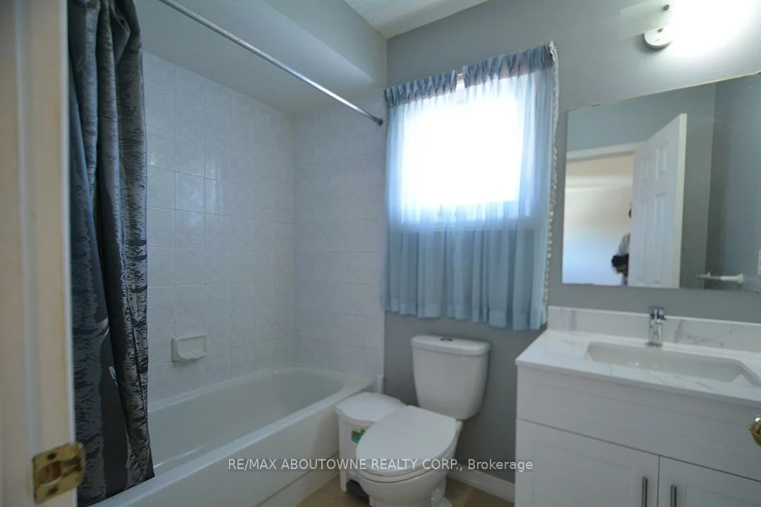 2211, Dale Ridge, 1022 - WT West Oak Trails, Oakville
