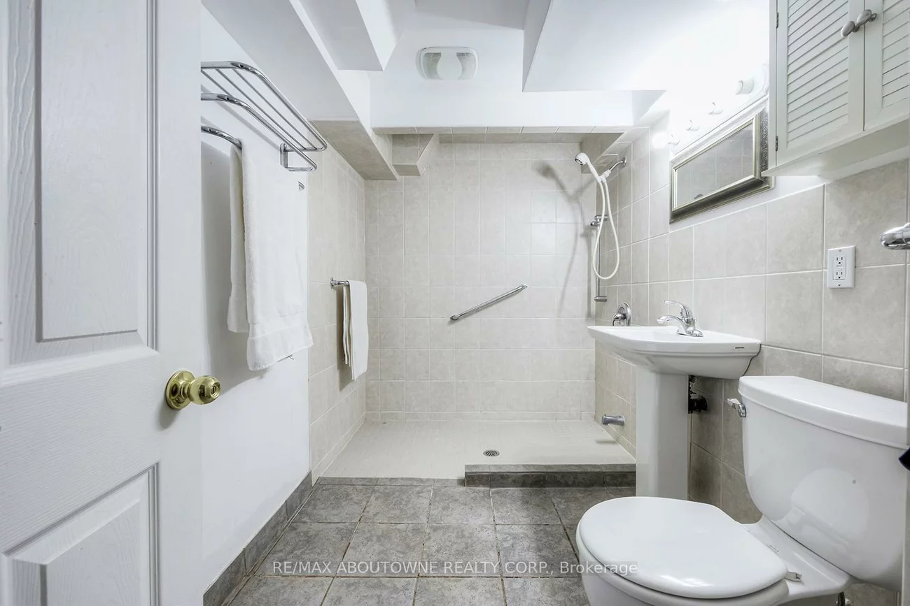 530, Lees, 1020 - WO West, Oakville