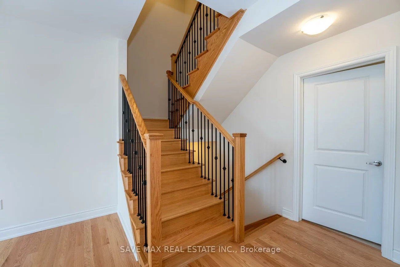 3299, Sixth, 1008 - GO Glenorchy, Oakville