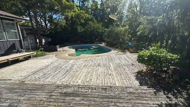 398, Christina, 1017 - SW Southwest, Oakville