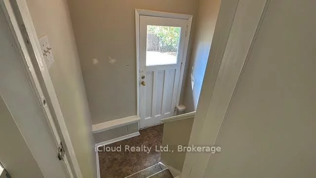 398, Christina, 1017 - SW Southwest, Oakville