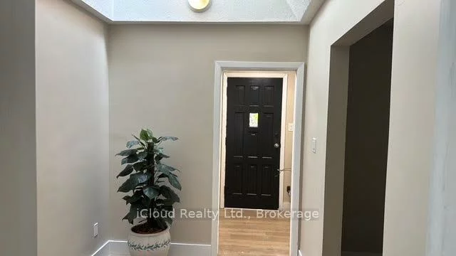 398, Christina, 1017 - SW Southwest, Oakville