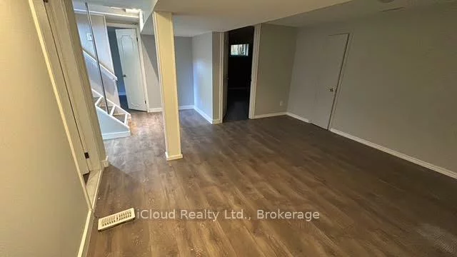 398, Christina, 1017 - SW Southwest, Oakville