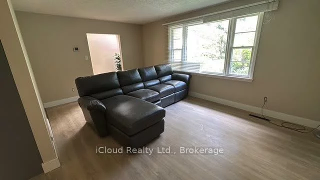 398, Christina, 1017 - SW Southwest, Oakville