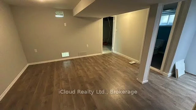 398, Christina, 1017 - SW Southwest, Oakville