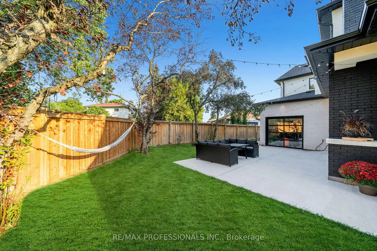 583, Weir, 1020 - WO West, Oakville