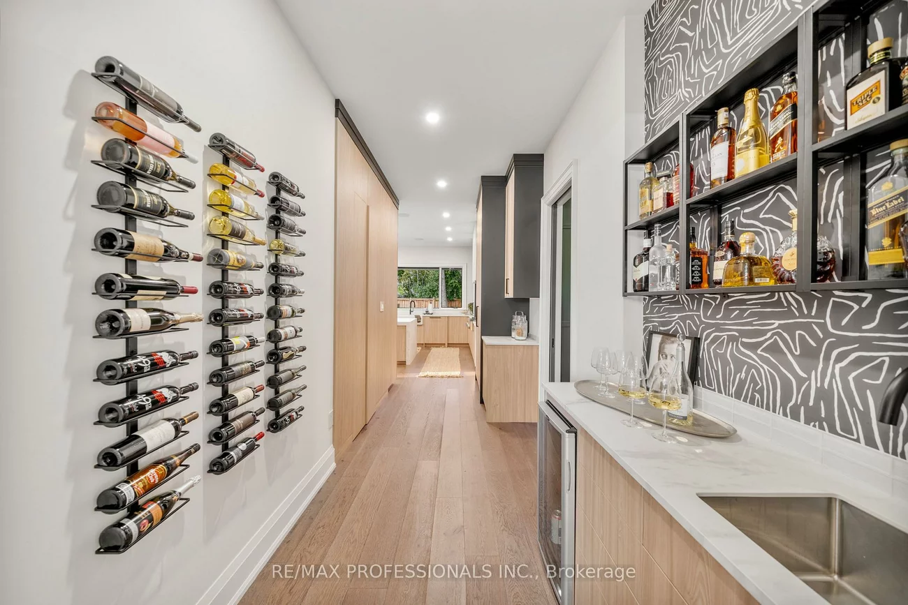 583, Weir, 1020 - WO West, Oakville
