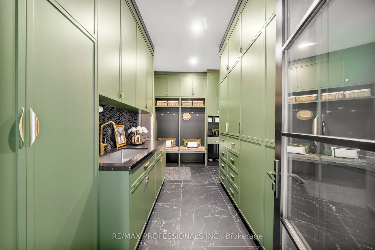 583, Weir, 1020 - WO West, Oakville