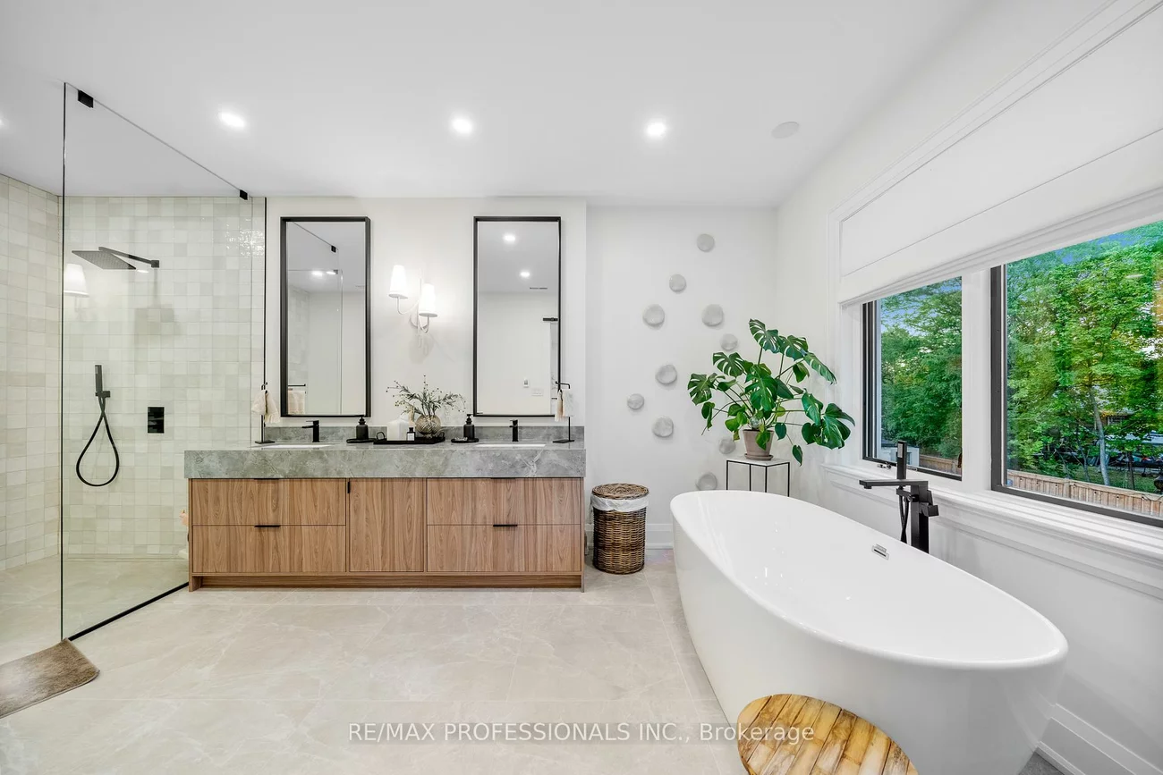 583, Weir, 1020 - WO West, Oakville