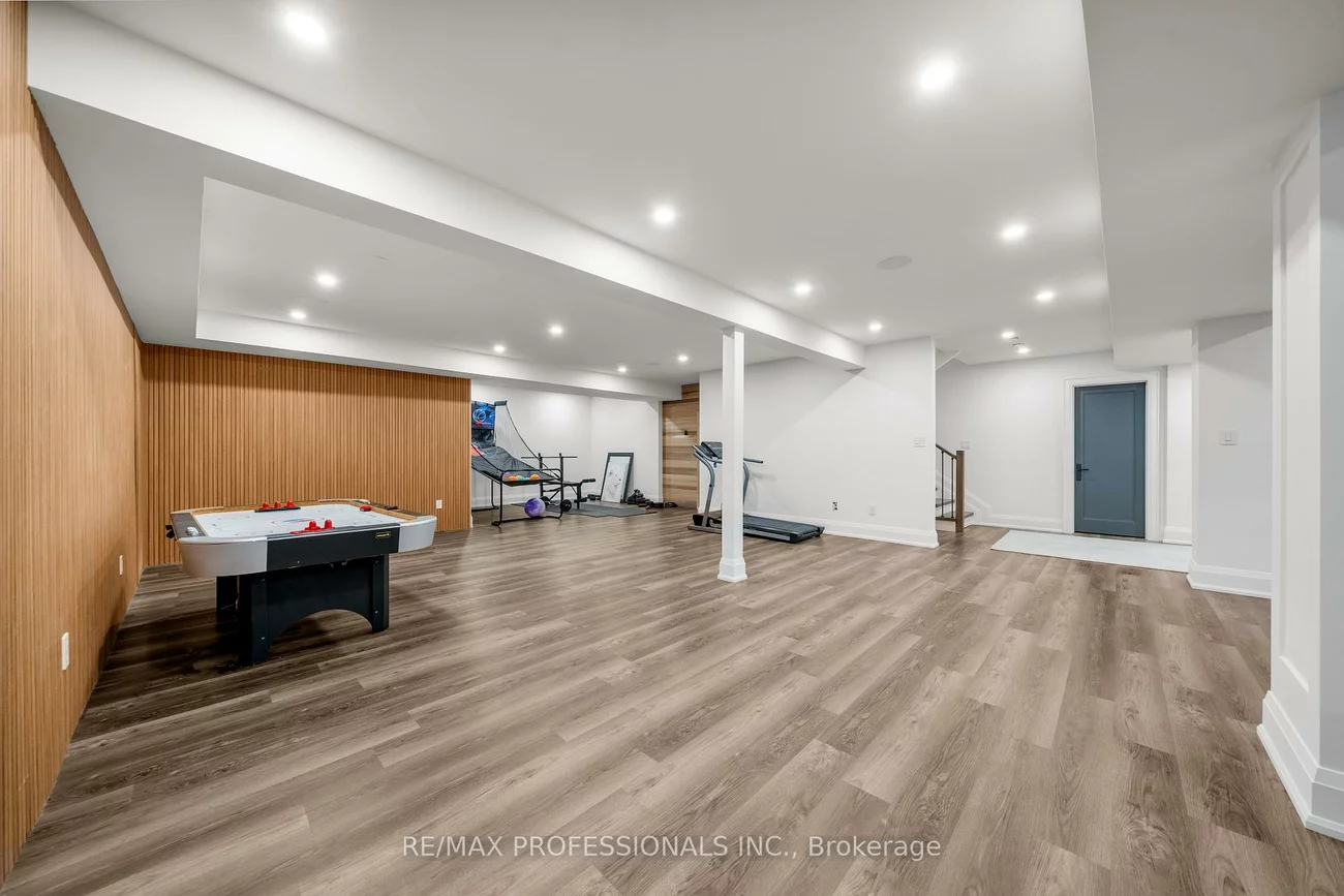 583, Weir, 1020 - WO West, Oakville