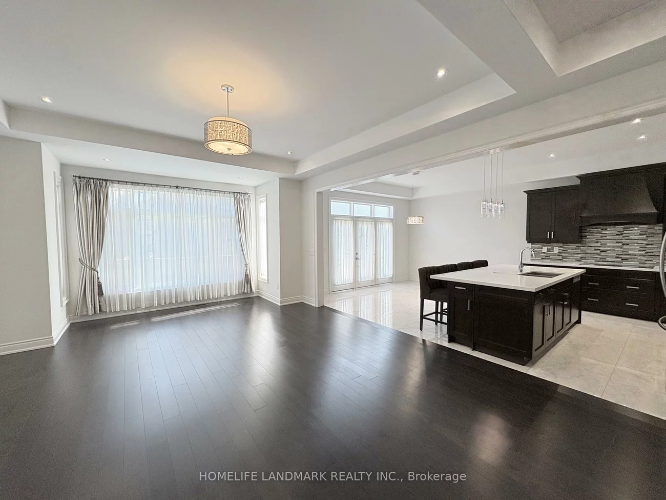 96, Threshing Mill, 1008 - GO Glenorchy, Oakville