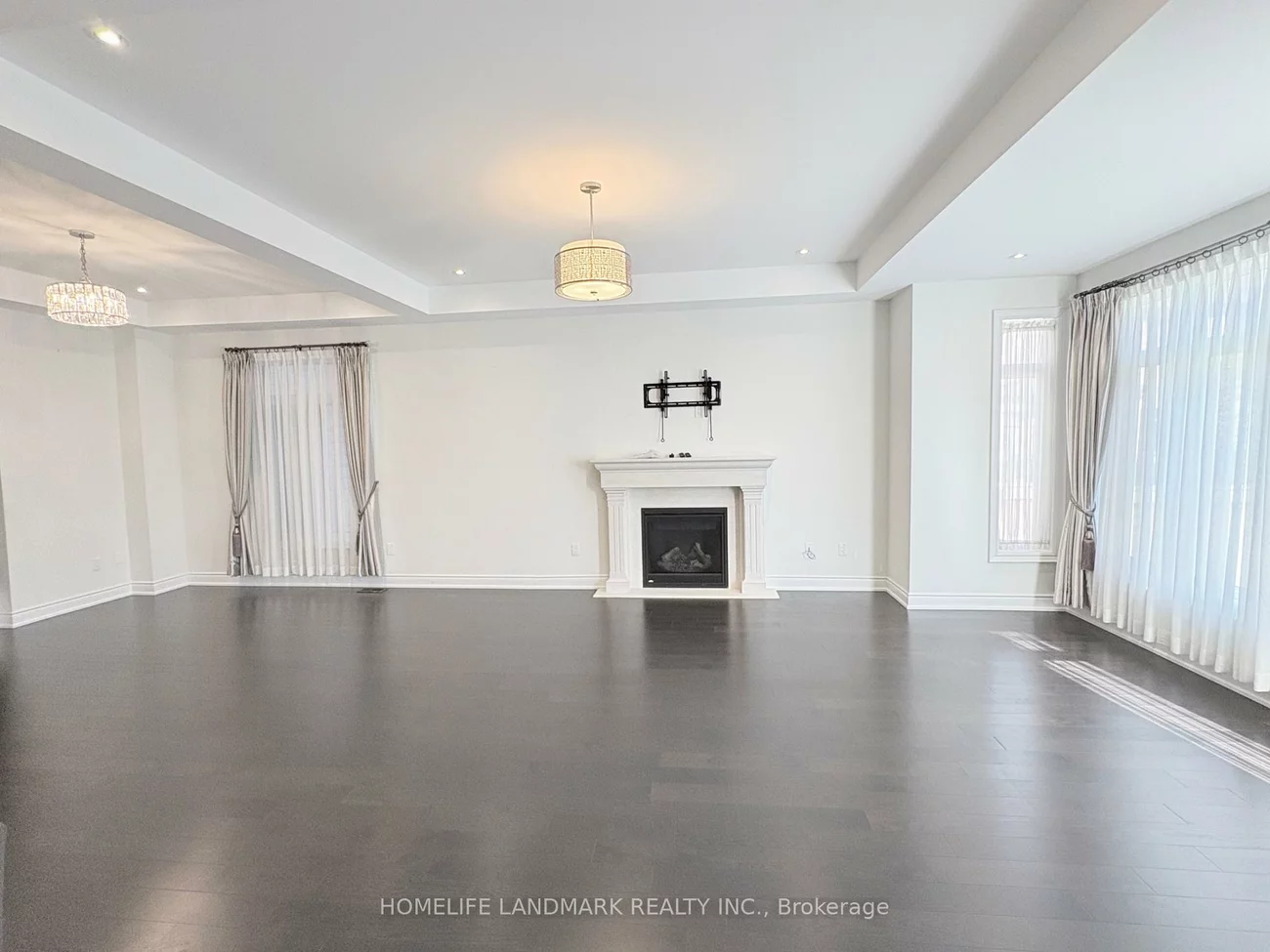 96, Threshing Mill, 1008 - GO Glenorchy, Oakville