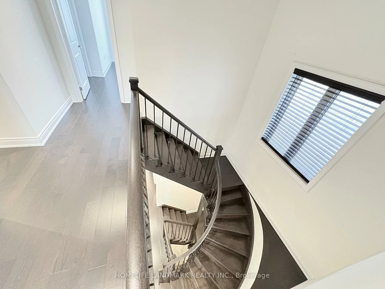 96, Threshing Mill, 1008 - GO Glenorchy, Oakville