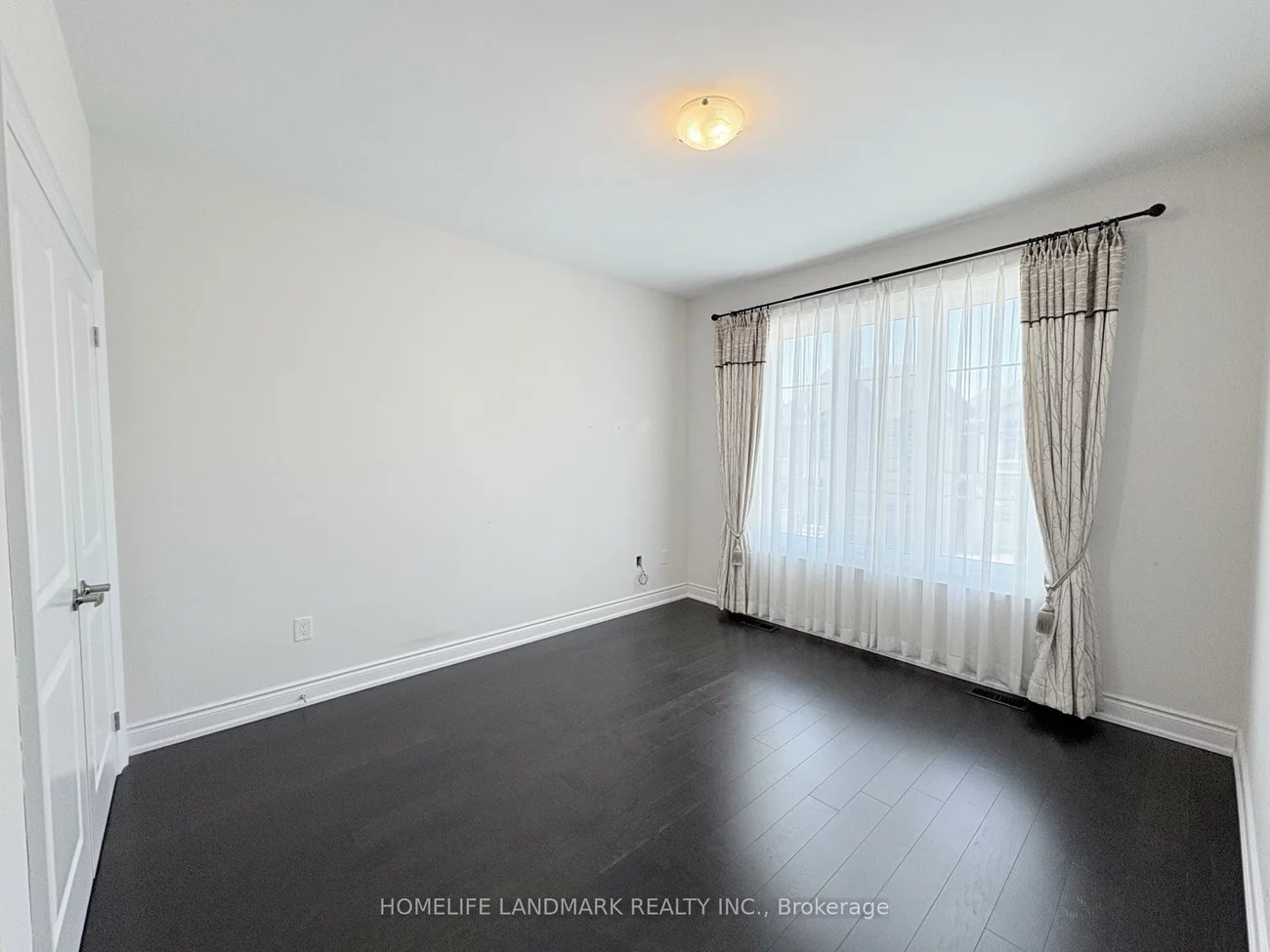 96, Threshing Mill, 1008 - GO Glenorchy, Oakville