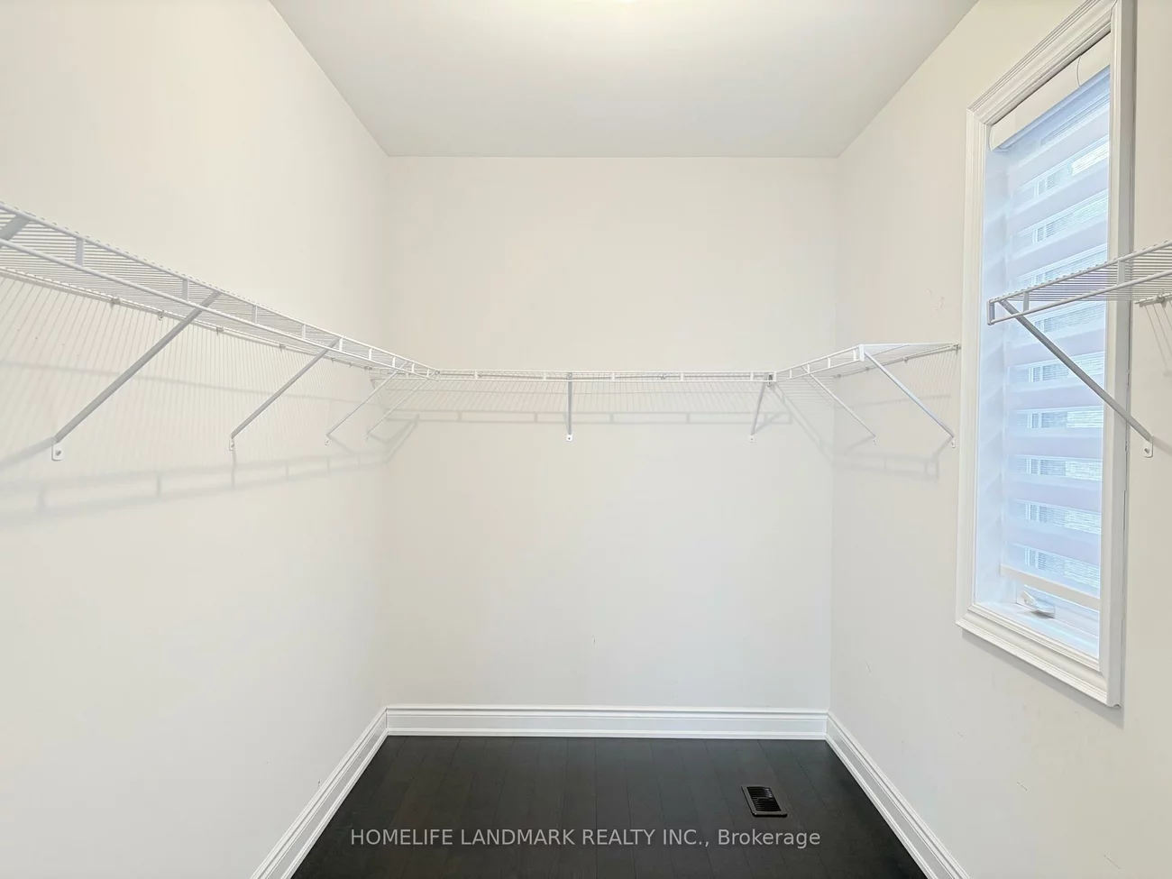 96, Threshing Mill, 1008 - GO Glenorchy, Oakville