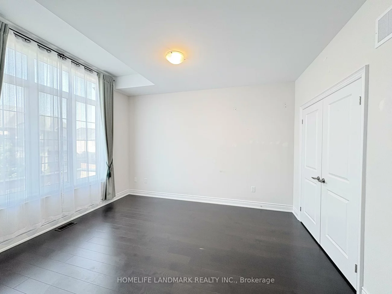 96, Threshing Mill, 1008 - GO Glenorchy, Oakville