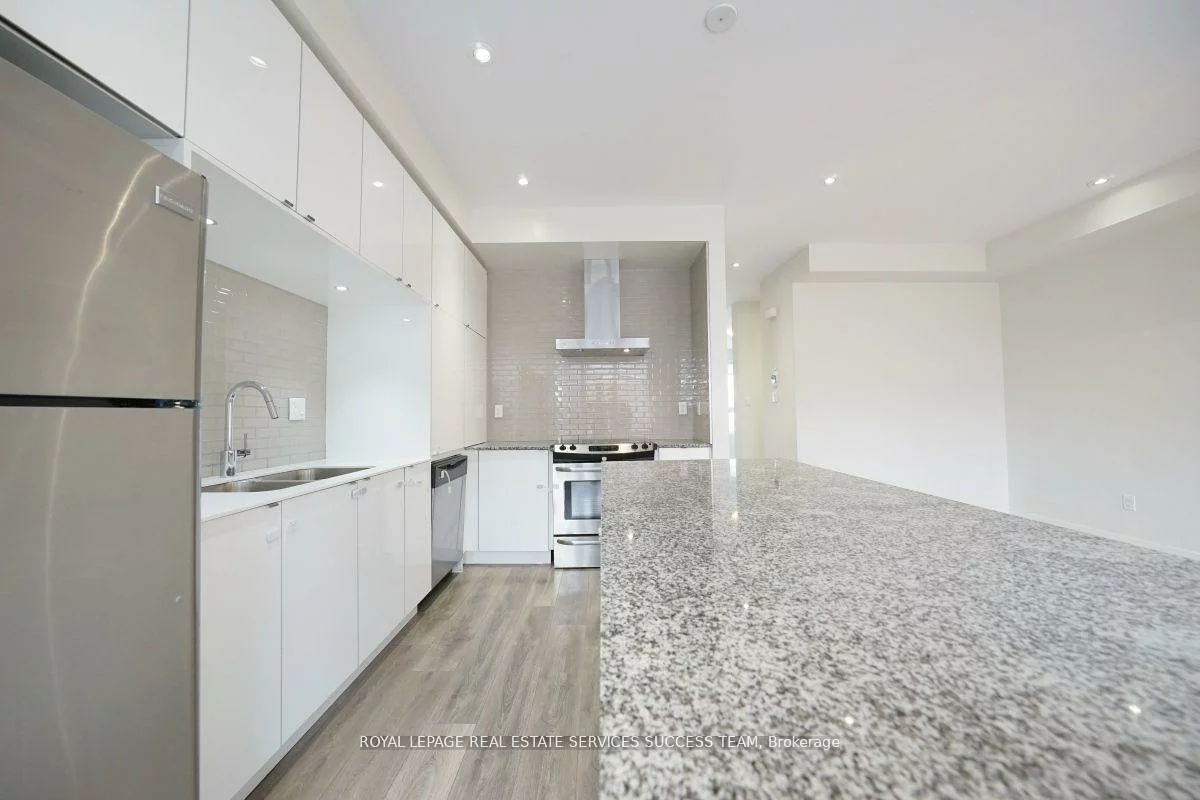 3074, Ernest Appelbe, 1008 - GO Glenorchy, Oakville