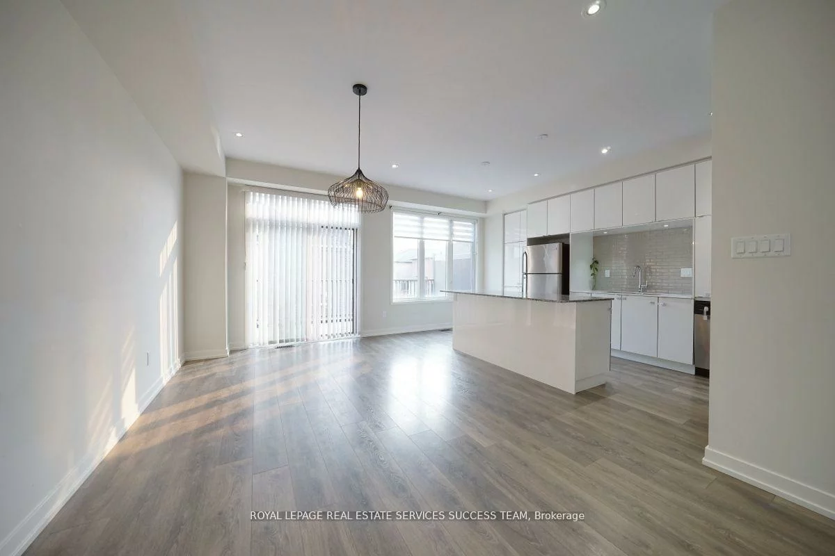 3074, Ernest Appelbe, 1008 - GO Glenorchy, Oakville