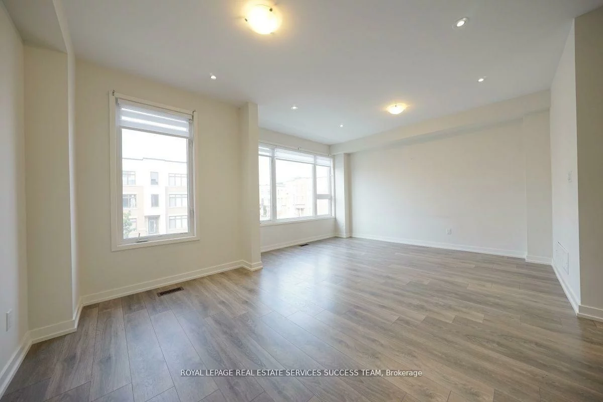 3074, Ernest Appelbe, 1008 - GO Glenorchy, Oakville