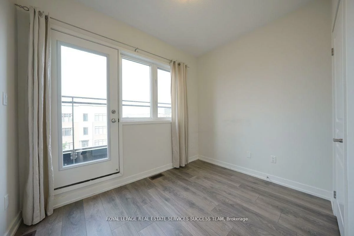 3074, Ernest Appelbe, 1008 - GO Glenorchy, Oakville