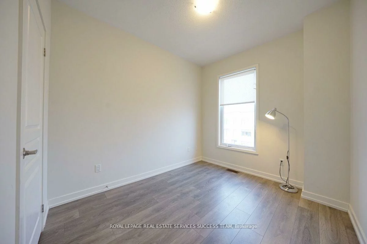 3074, Ernest Appelbe, 1008 - GO Glenorchy, Oakville