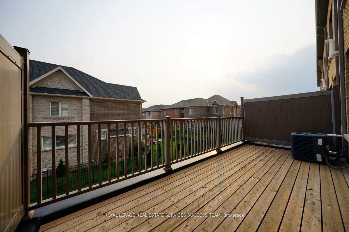 3074, Ernest Appelbe, 1008 - GO Glenorchy, Oakville