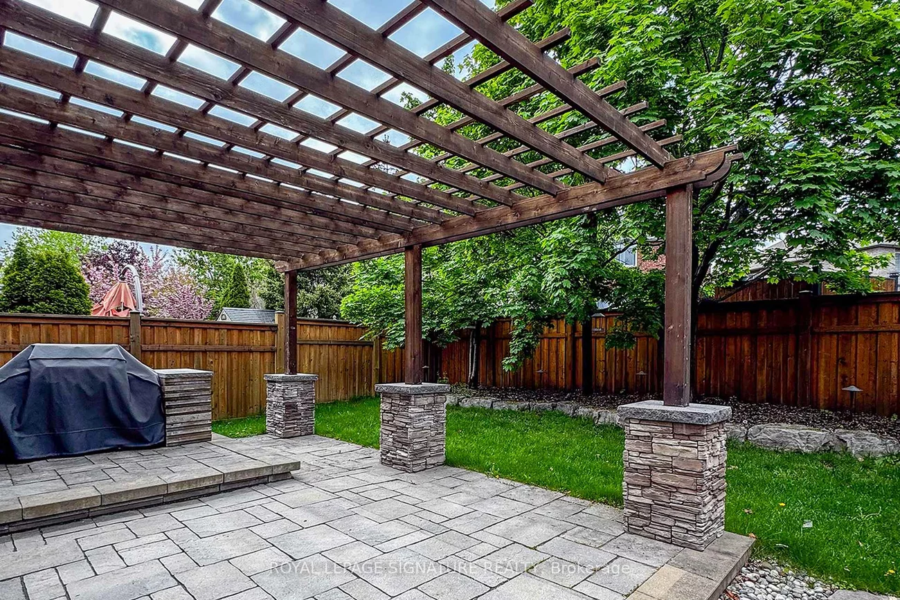 2129, Glenfield, 1022 - WT West Oak Trails, Oakville