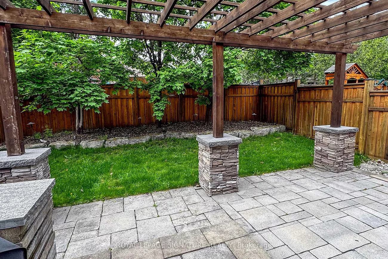 2129, Glenfield, 1022 - WT West Oak Trails, Oakville