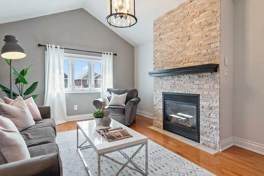 2129, Glenfield, 1022 - WT West Oak Trails, Oakville