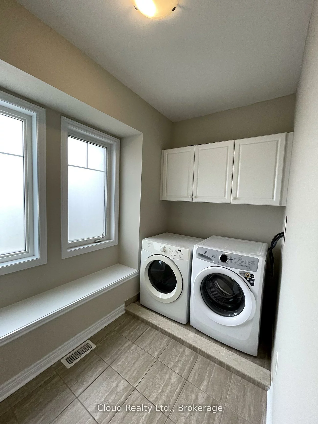 109, Kaitting, 1008 - GO Glenorchy, Oakville