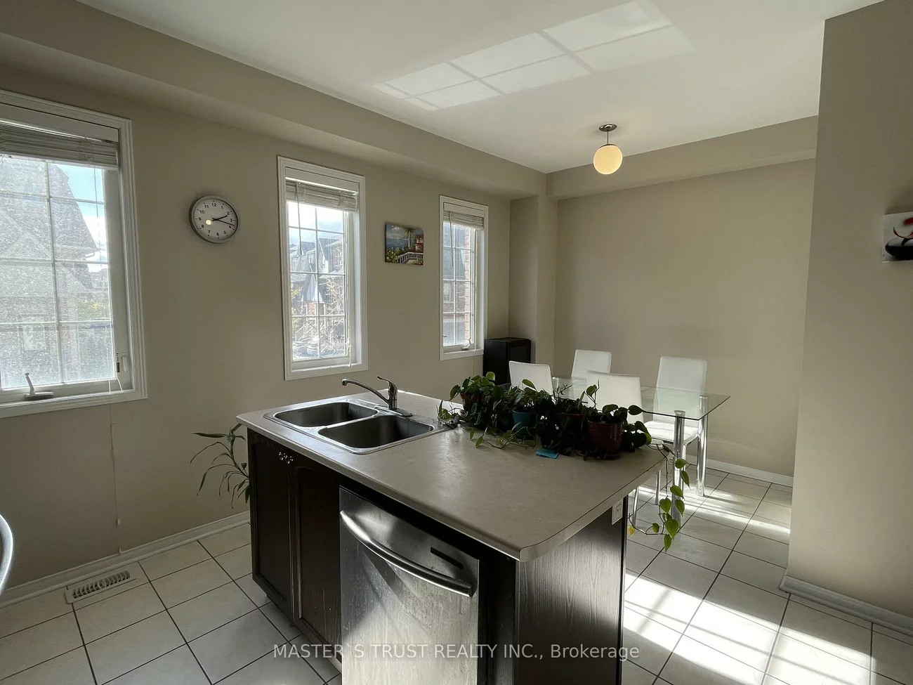 2171, Fiddlers, 1019 - WM Westmount, Oakville