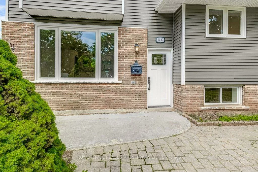 1217, Oxford, 1003 - CP College Park, Oakville