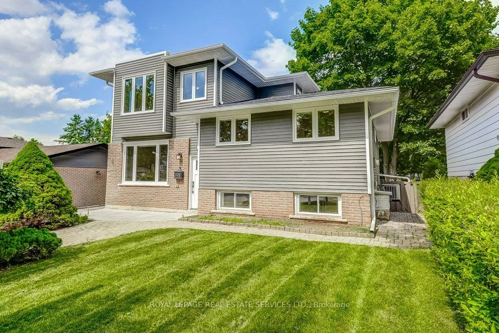 1217, Oxford, 1003 - CP College Park, Oakville