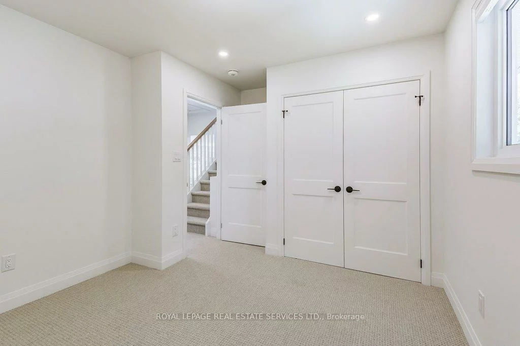 1217, Oxford, 1003 - CP College Park, Oakville