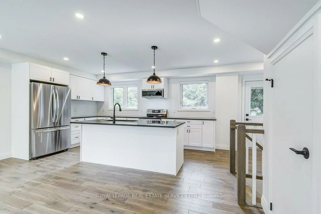 1217, Oxford, 1003 - CP College Park, Oakville