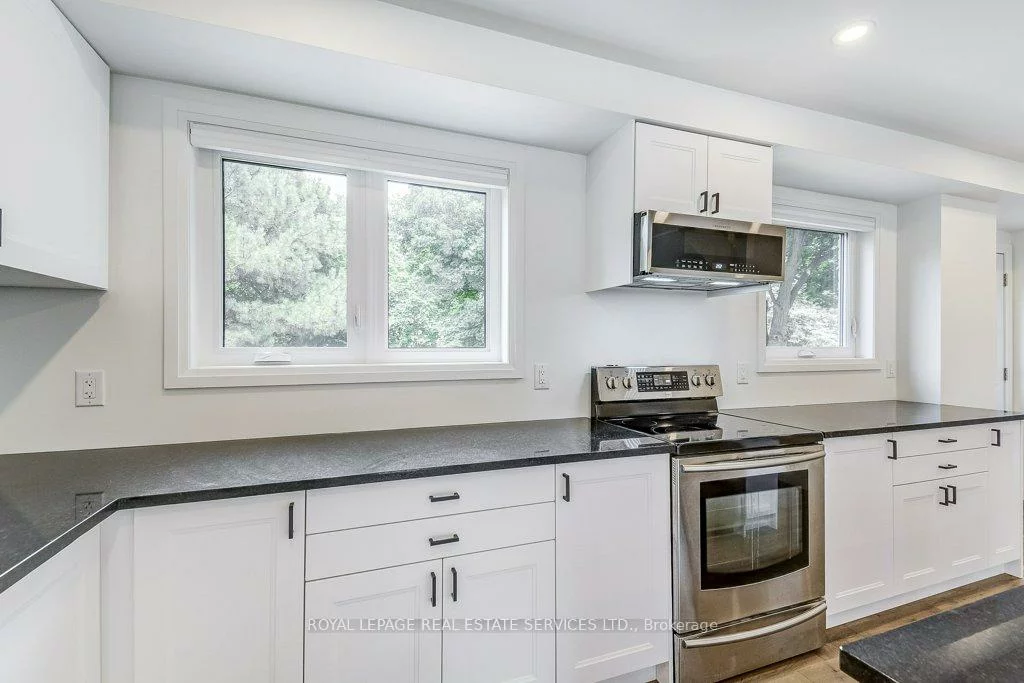 1217, Oxford, 1003 - CP College Park, Oakville