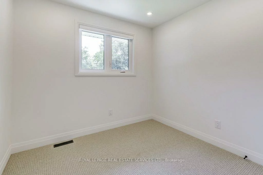 1217, Oxford, 1003 - CP College Park, Oakville