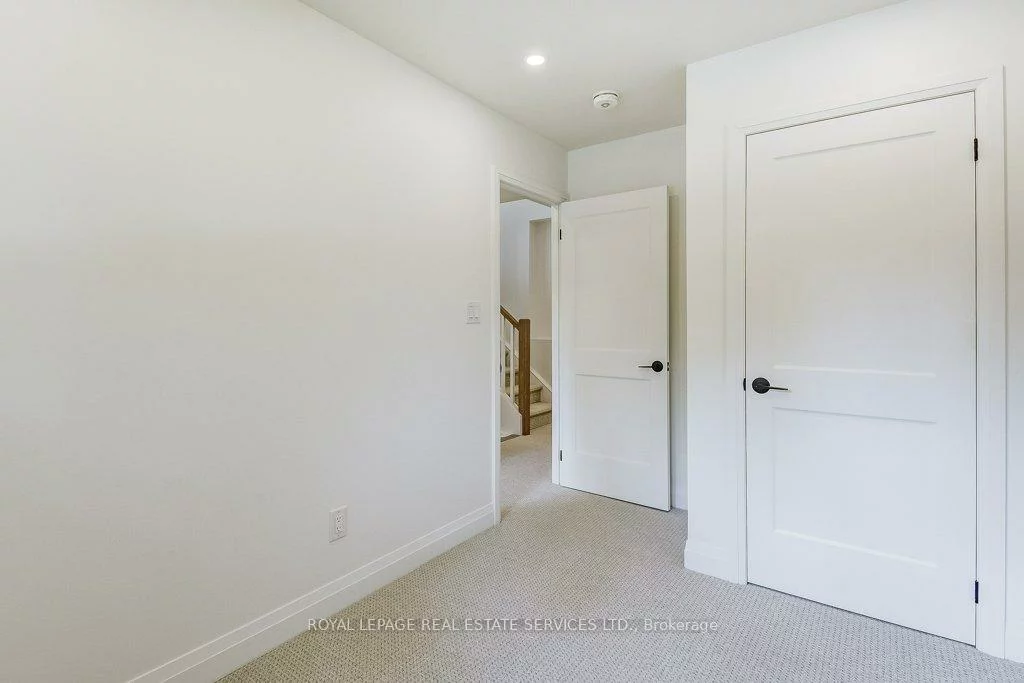 1217, Oxford, 1003 - CP College Park, Oakville