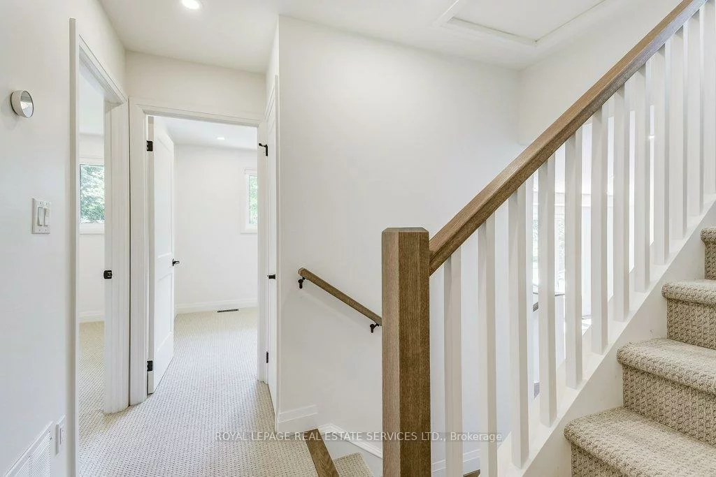 1217, Oxford, 1003 - CP College Park, Oakville