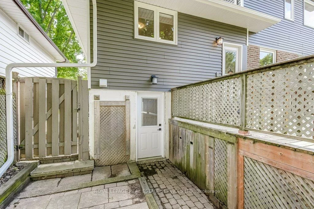 1217, Oxford, 1003 - CP College Park, Oakville