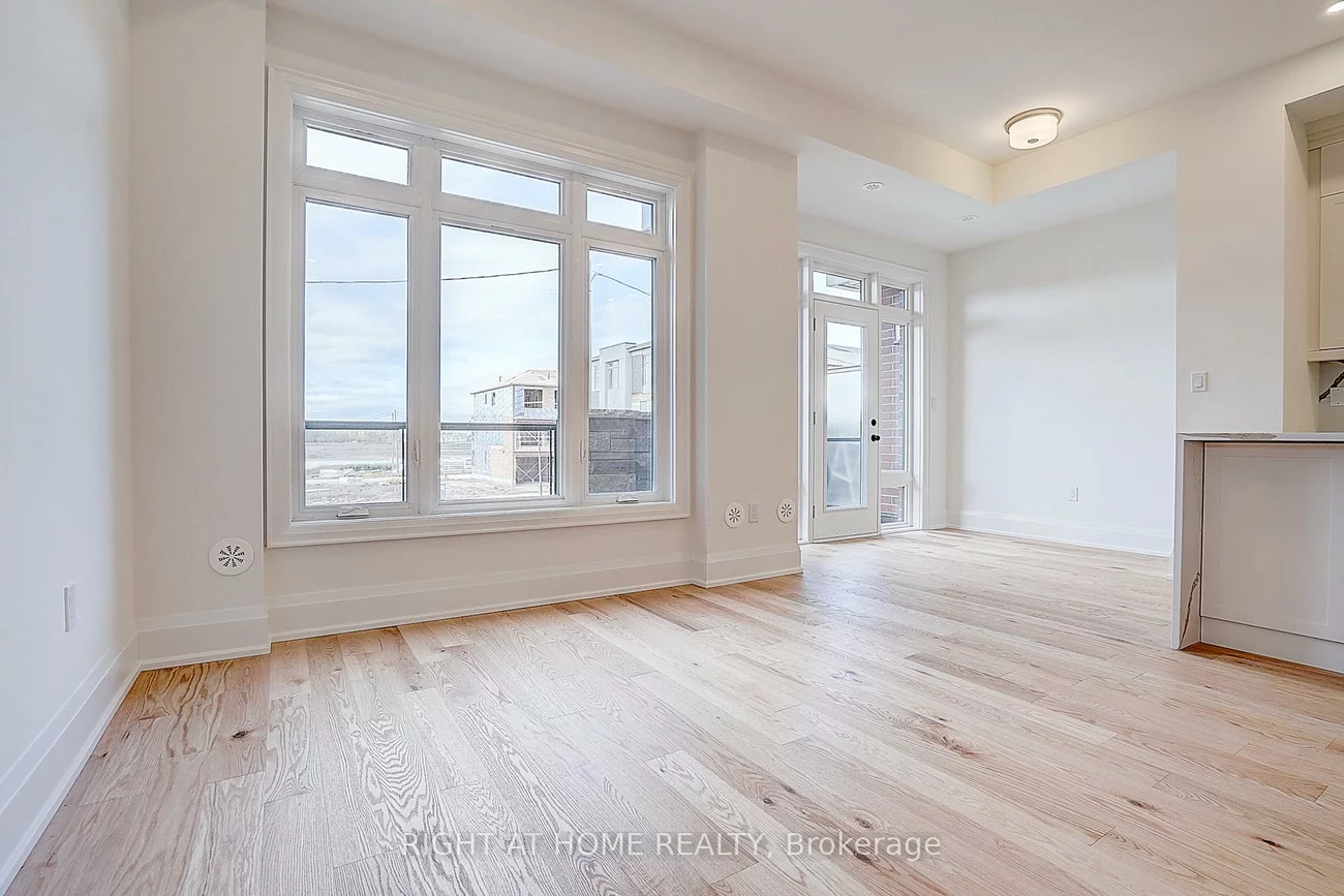 3295, Taha Gardens, 1008 - GO Glenorchy, Oakville